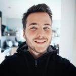 Hugo - Designer & DA freelance