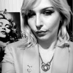 Amelie - Graphiste print & web / UX Designer / Community manager