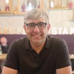 Gilles - Expert marketing digital et infrastructure IA