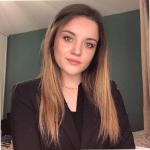 Nina F. - Community Manager