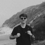 Romain - Designer graphique & typographe