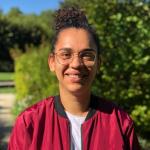 Nina - Créatrice de contenus visuels, graphiste