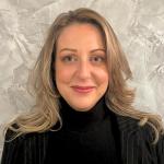 Stéphanie - Experte communication corporate, brand content et digital