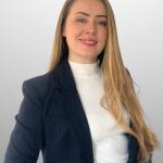Alina - Experte en Relation & Expérience Client