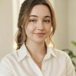 Lola - Social Media Manager