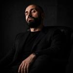Julien - Expert senior en marketing, communication, RP & IA.