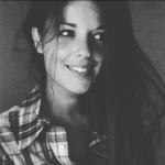 Mélanie - GRAPHIC DESIGNER & ILLUSTRATRICE