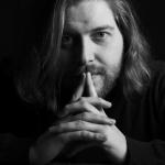 Yann - Consultant en communication | Stratégie & création