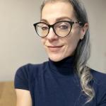 Stefania - Illustratrice à la main, bac en stylisme, + 5 en comm