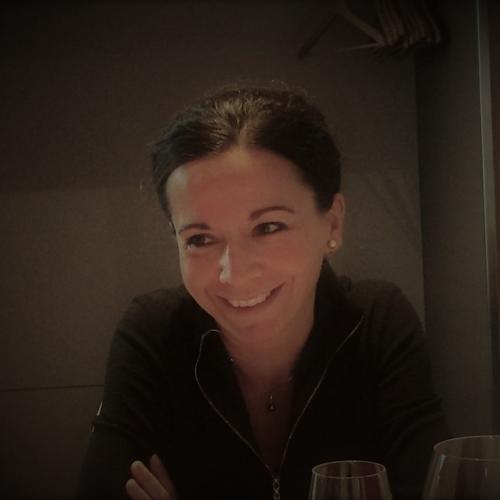 Hélène E. - Téléprospection, développement commercial et sponsoring