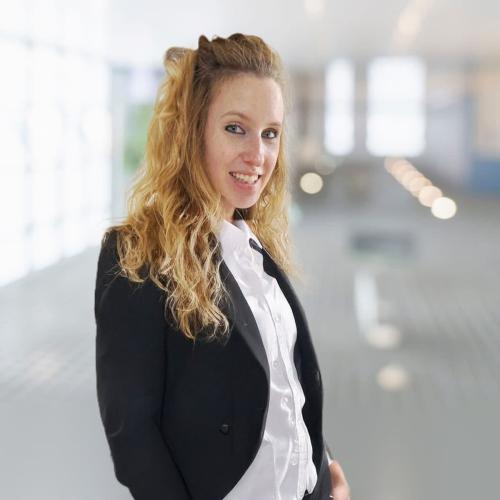 Franziska R. - Graphiste I Maquettiste I Print I Web