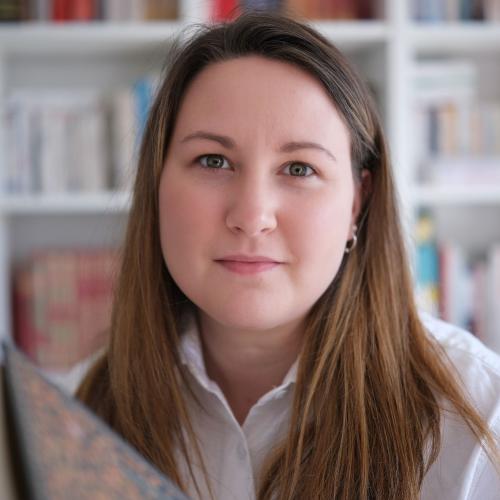 Manon C. - Stratégiste en communication & marketing - Photographe
