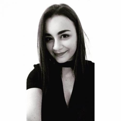 Mathilde O. - Designer gRAPHIQUE
