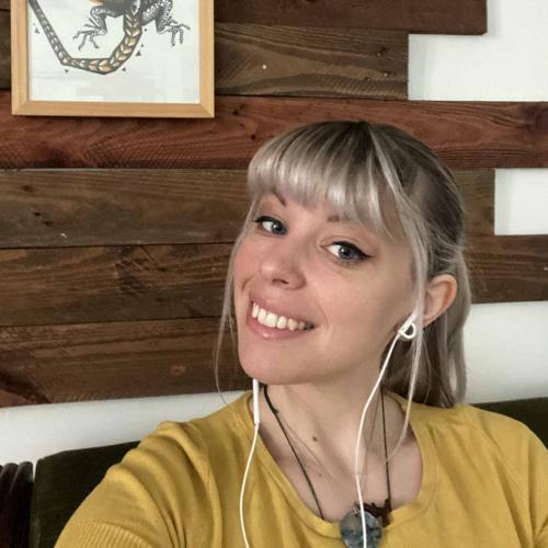 Adeline J. - Formatrice, Graphiste, UI/UX designer