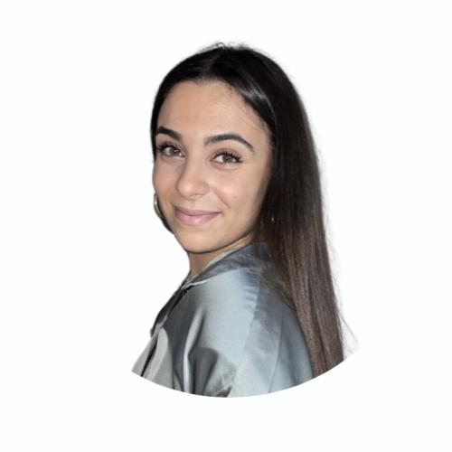 Sania A. - Cheffe de projet digital / social media manager