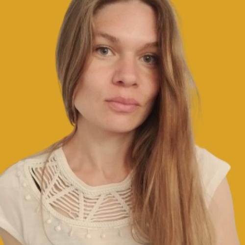 Nelly C. - Community manager et assistante