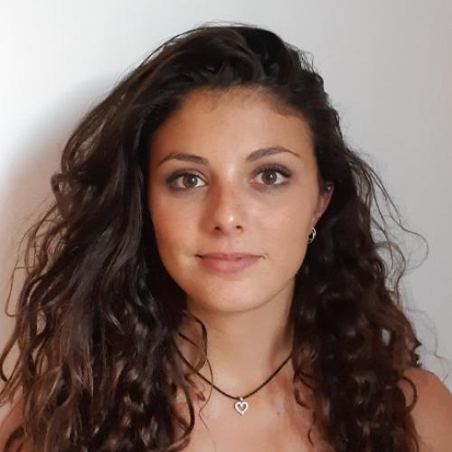 Coralie D. - Graphiste, webdesigner et communication