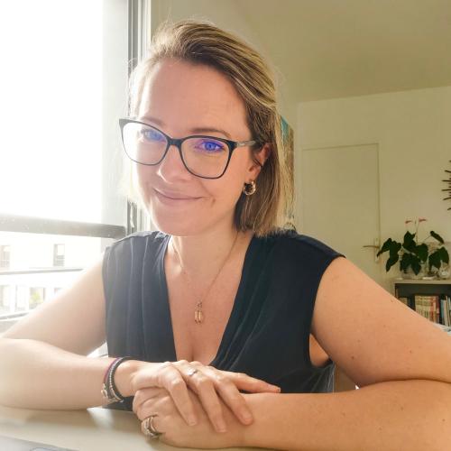 Caroline R. - Social Media Mngmt | Produits Digitaux | Contenus Strat.