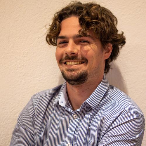 Simon I. - Créateur de contenus digitaux et print