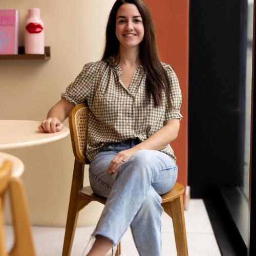 Julie D. - Social media manager