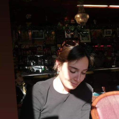 Eva B. - Rédactrice de faits locaux, rédaction d'annonces