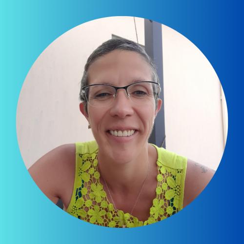 Myriam D. - Chargée de communication
