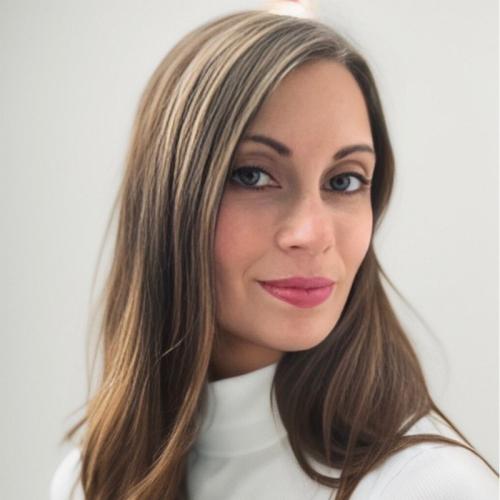 Elizabeth L. - Consultante communication et marketing digital