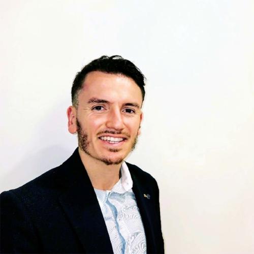 Nathan R. - Consultant Développement Commercial Stratégie IT / Industrie