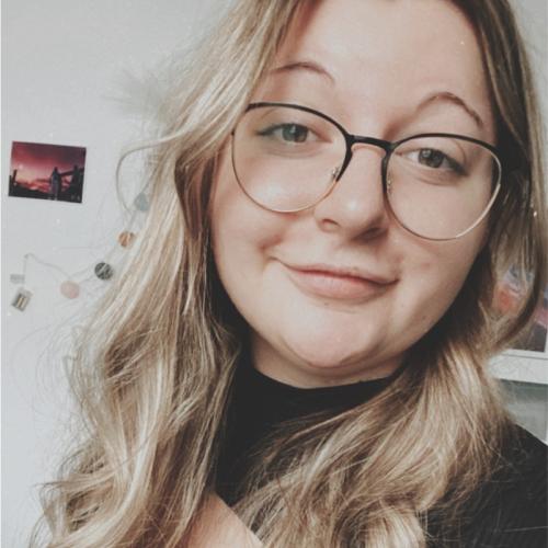Céline M. - Webmaster / community manager