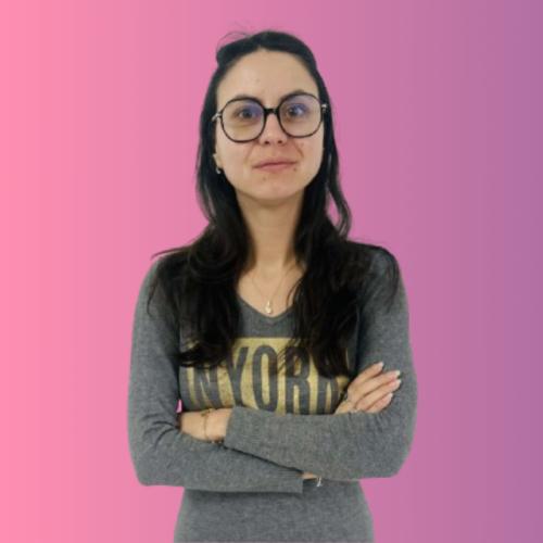 Estelle C. - Community manager