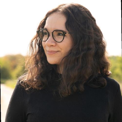 Emmanuelle L. - Graphiste et illustratrice