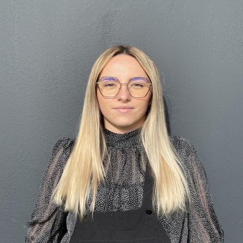 Suzie M. - Chargée de communication