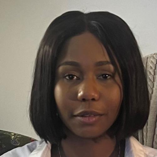 Nawal O. - Consultante Technique Salesforce