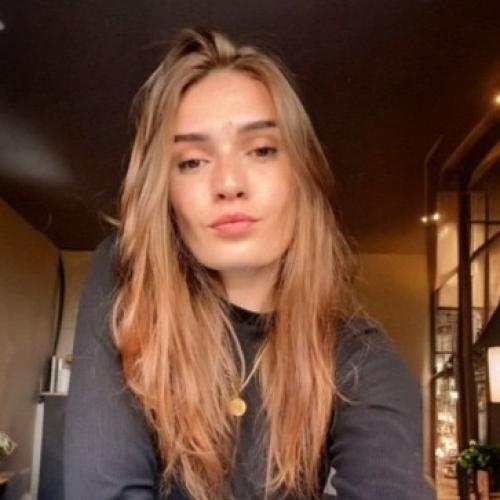 Clémentine L. - Freelance Graphiste