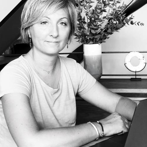 Nathalie T. - Directeur artistique | Graphiste | Web designer