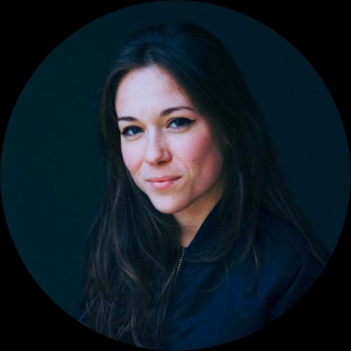 Emilie P. - Designer Graphique & Directrice Artistique
