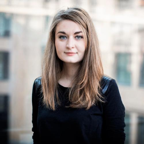 Chloé G. - Rédactrice Contrats Français/ Anglais et Traduction