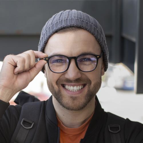 Yan P. - Directeur artistique / Graphiste freelance