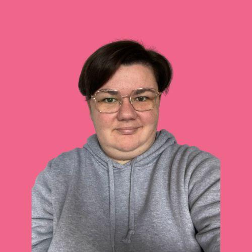 Julia L. - Assistante Digitale