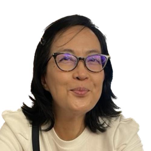 Sarah L. - Copywriter X Growth hacker