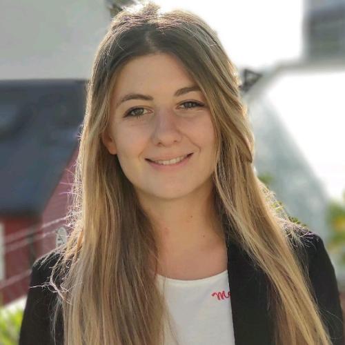Coralie D. - Community Manager et gestion de site internet
