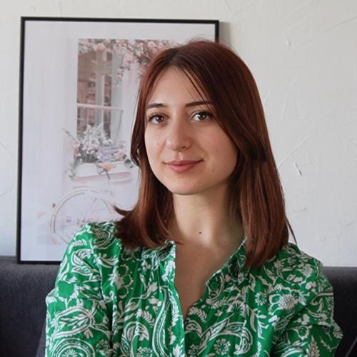 Chloé S. - Chargée de marketing et communication