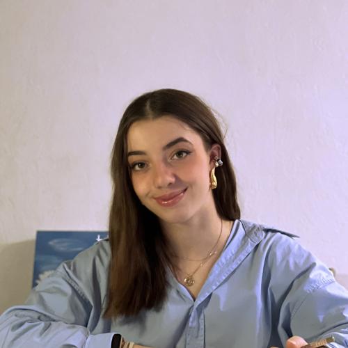 Noélie C. - Designer accessoire, joaillerie,Haute-joaillerie