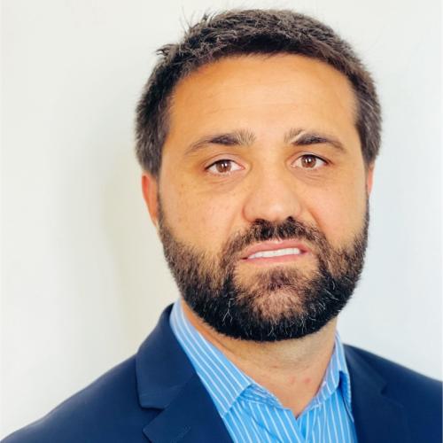 Vedat E. - Consultant indépendant expérimenté en consolidation