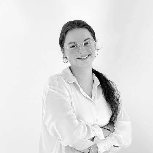 Lisa L. - Graphiste et Créatrice