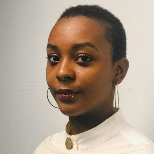 Savannah T. - Votre juriste rigoureuse