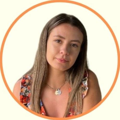 Chloé G. - Community Manager