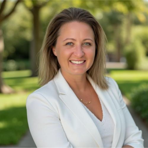 Claire V. - Project Manager Officer