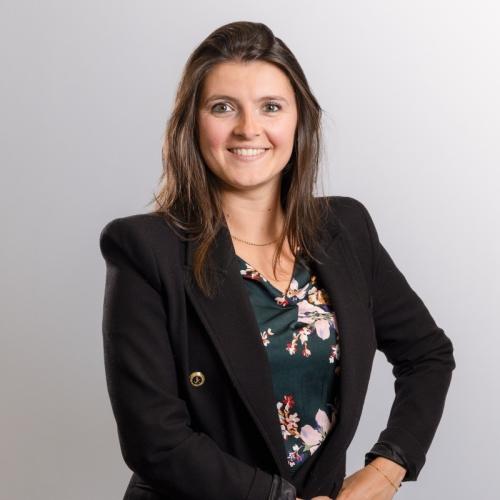 Céline D. - Community manager, graphiste formatrice