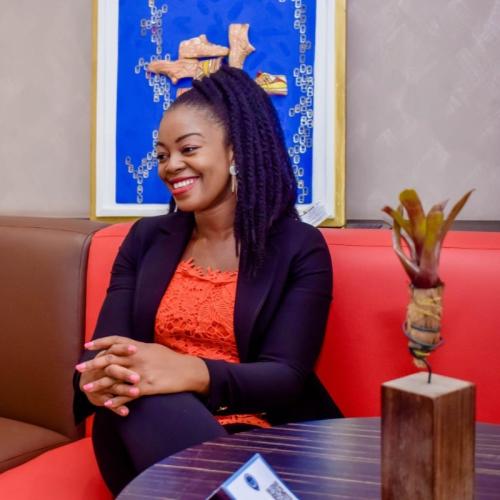 Bénie M. - Directrice Commercial, Marketing digital et Stratégie